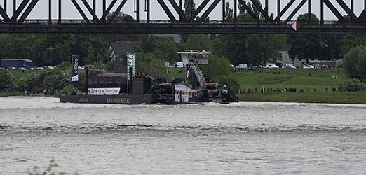 U-Boot Transport auf dem Rhein von Nimwegen nach Speyer.